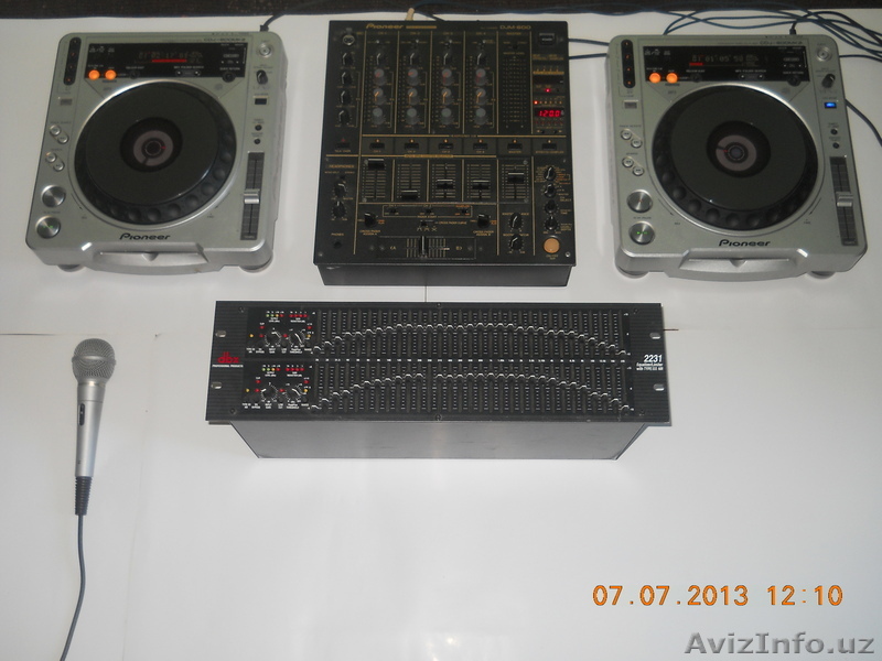 ПРОДАЁТСЯ.    PIONEER   COMPACT  DISC  PLAYER  - CDJ-800MK2-(2шт.)  MADE IN MALA - Изображение #1, Объявление #955514
