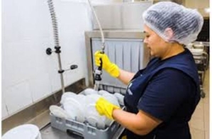 Помповара, работники кухни, горничние.